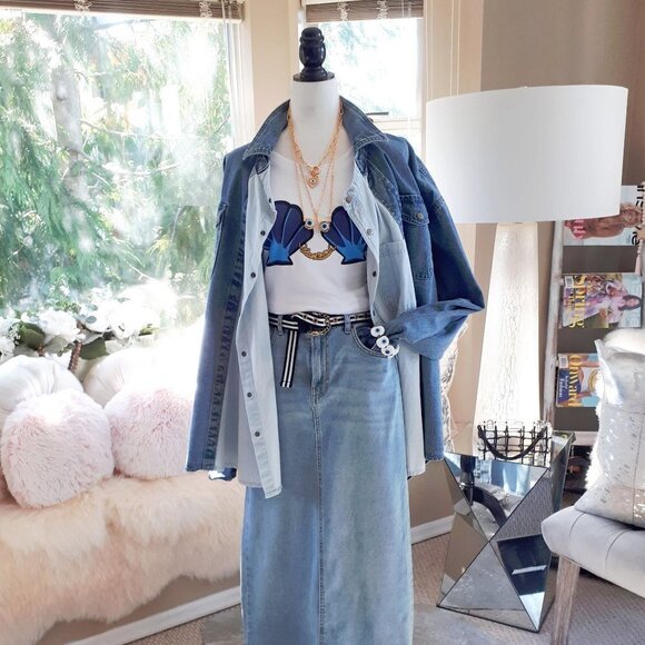 EUC Vault oversize two tone blue denim jean jacket, OS - Picture 3 of 9